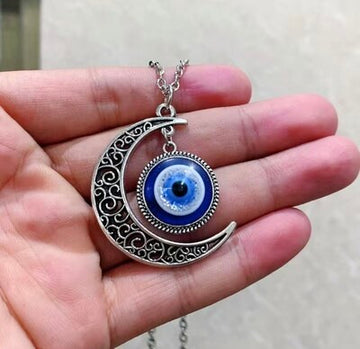 Evil Eye Moon necklace 🪬 🌙