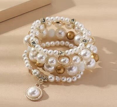 World of pearls 💋 bracelet they are bangles
