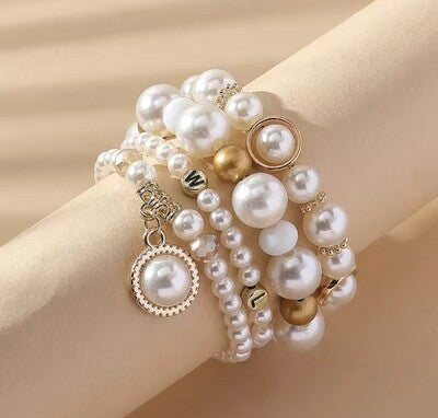 World of pearls 💋 bracelet they are bangles